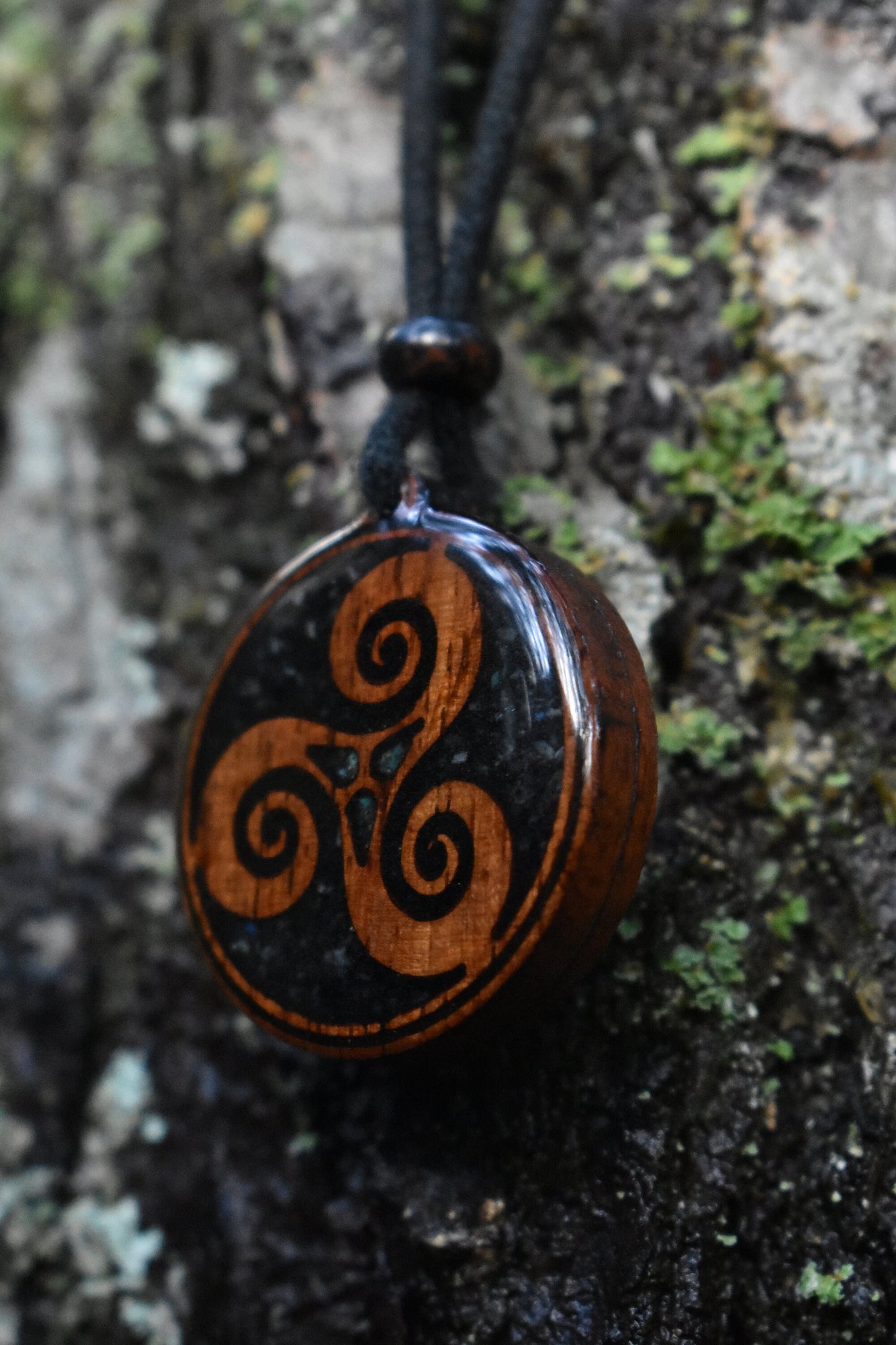 Black Tourmaline & Labradorite Triskelion Wood Pendant - Necklace