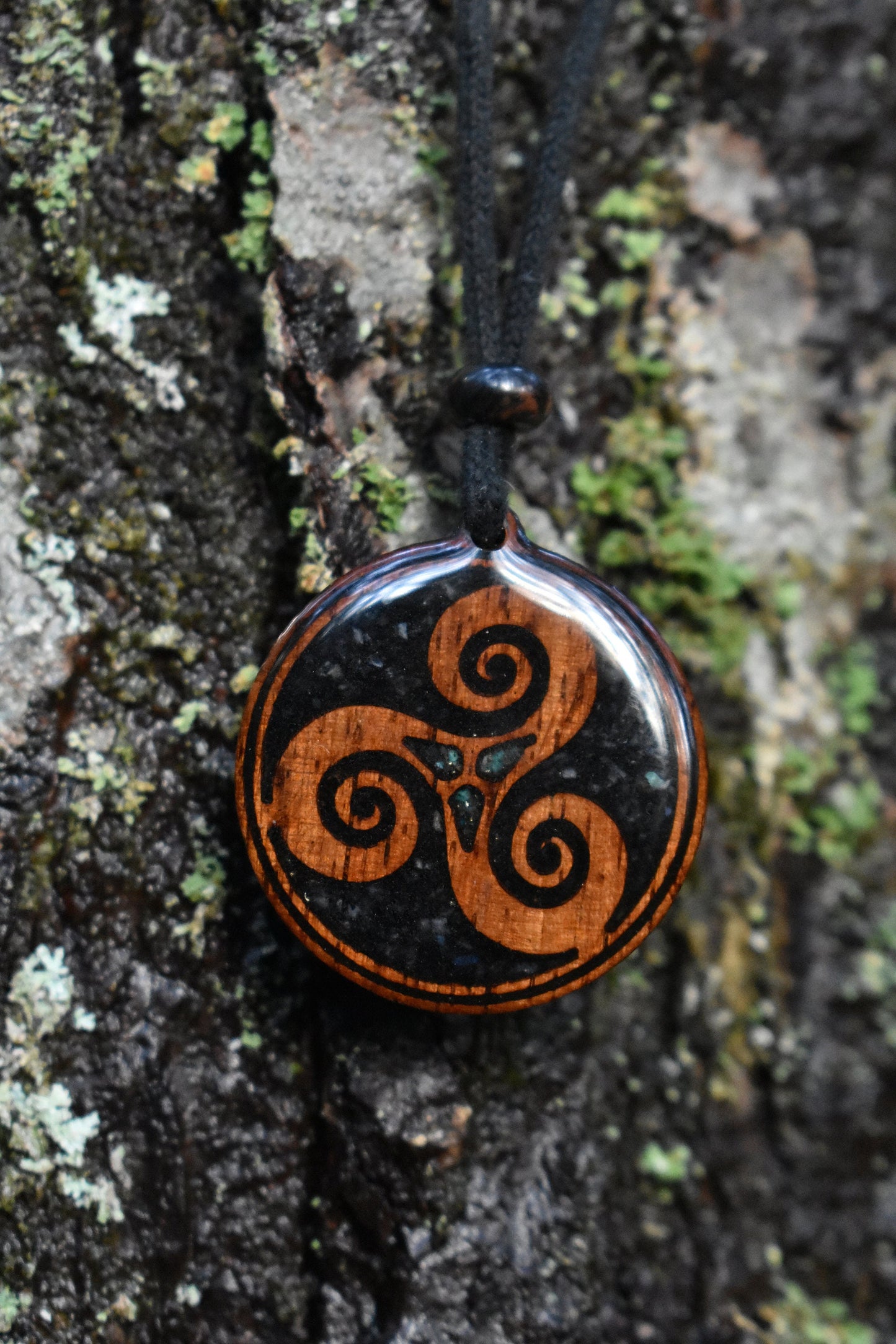 Black Tourmaline & Labradorite Triskelion Wood Pendant - Necklace