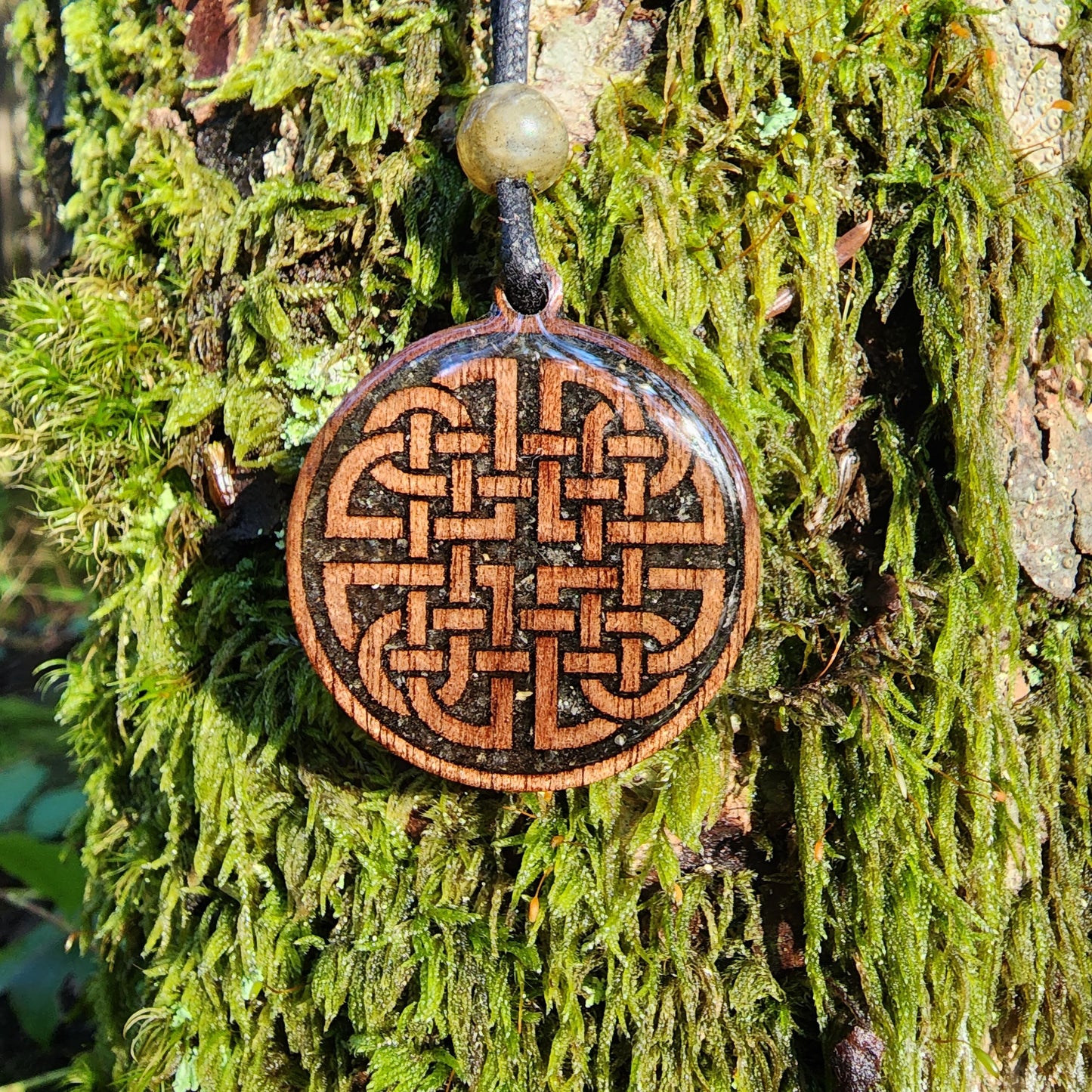 Dara Knot with Peridot - Wood Pendant - Necklace