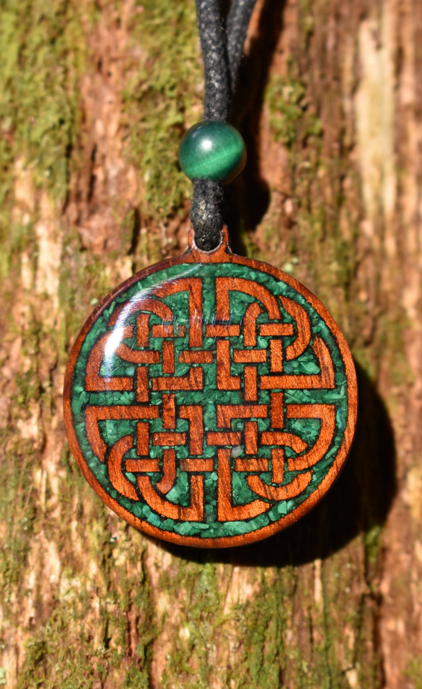 Dara Knot with Malachite - Wood Pendant - Necklace