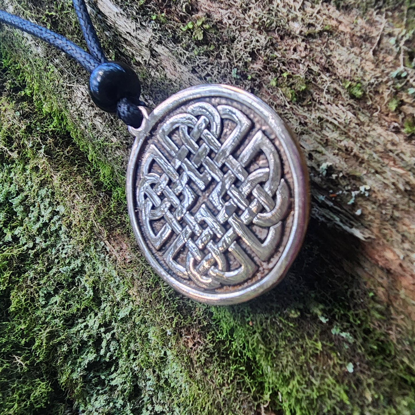 Bronze Dara Knot Pendant - Double Sided