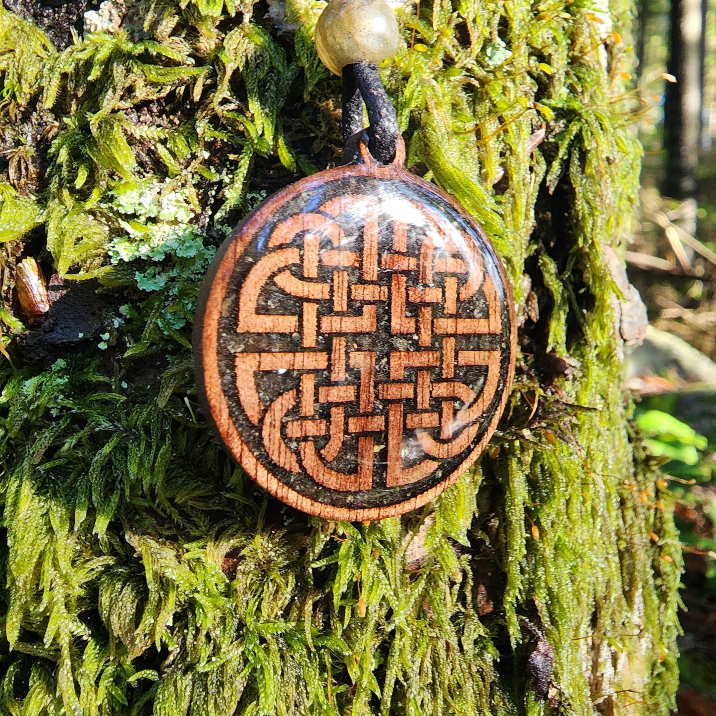 Dara Knot with Peridot - Wood Pendant - Necklace