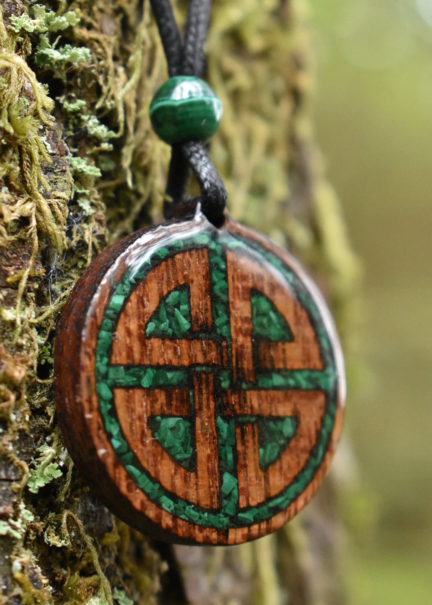 Malachite - Shield Knot - Wood Pendant - Necklace
