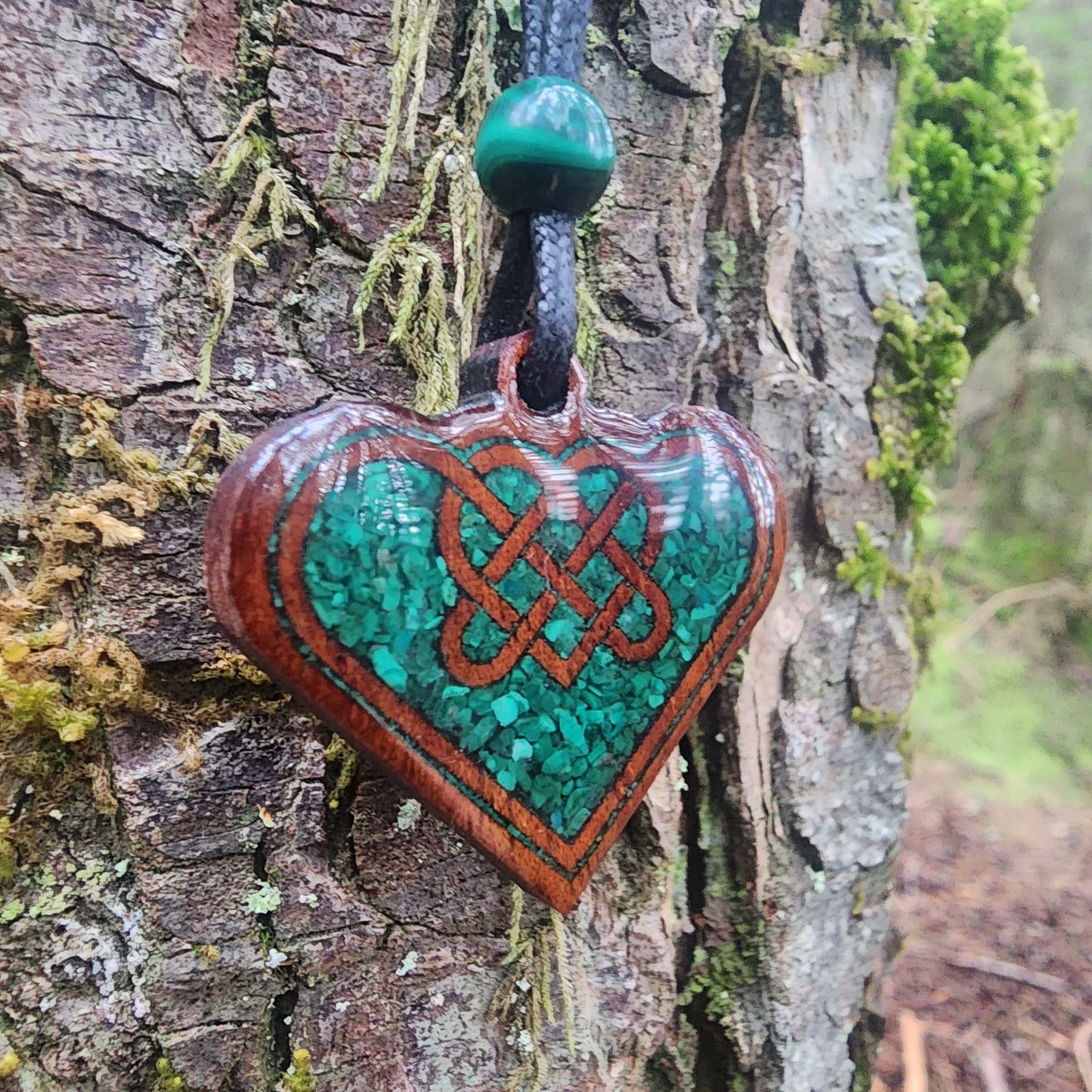Love Knot - Malachite - Wood Pendant - Necklace