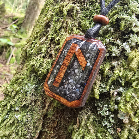 Laguz Rune Pendant - Necklace with Black tourmaline - Labradorite