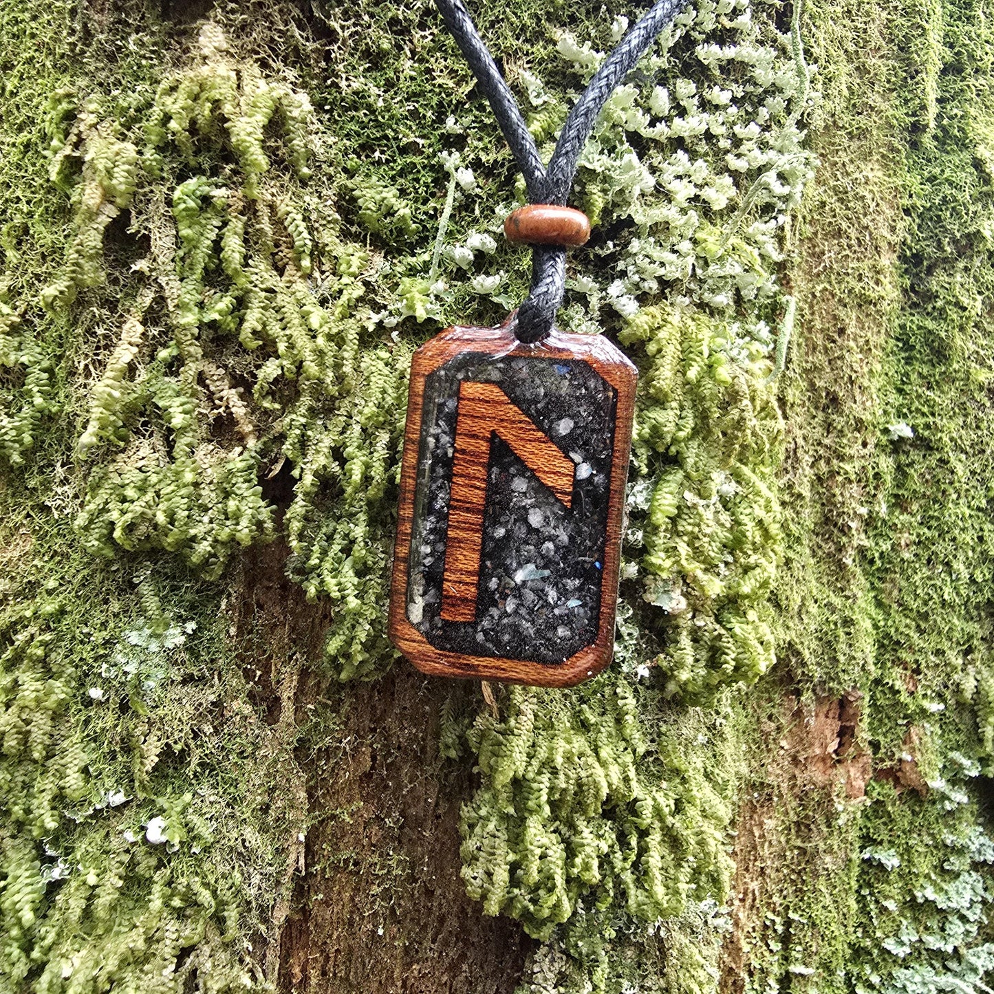 Laguz Rune Pendant - Necklace with Black tourmaline - Labradorite
