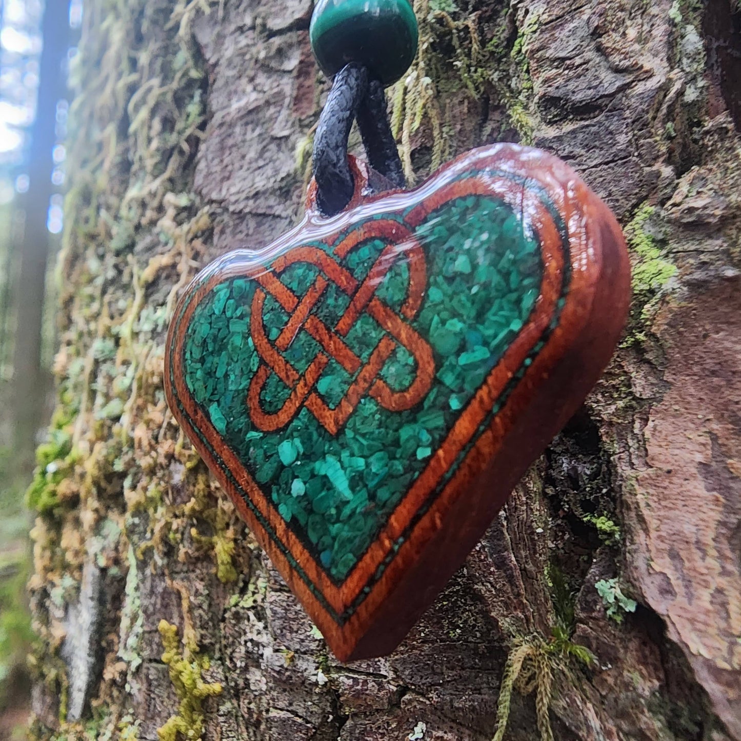 Love Knot - Malachite - Wood Pendant - Necklace