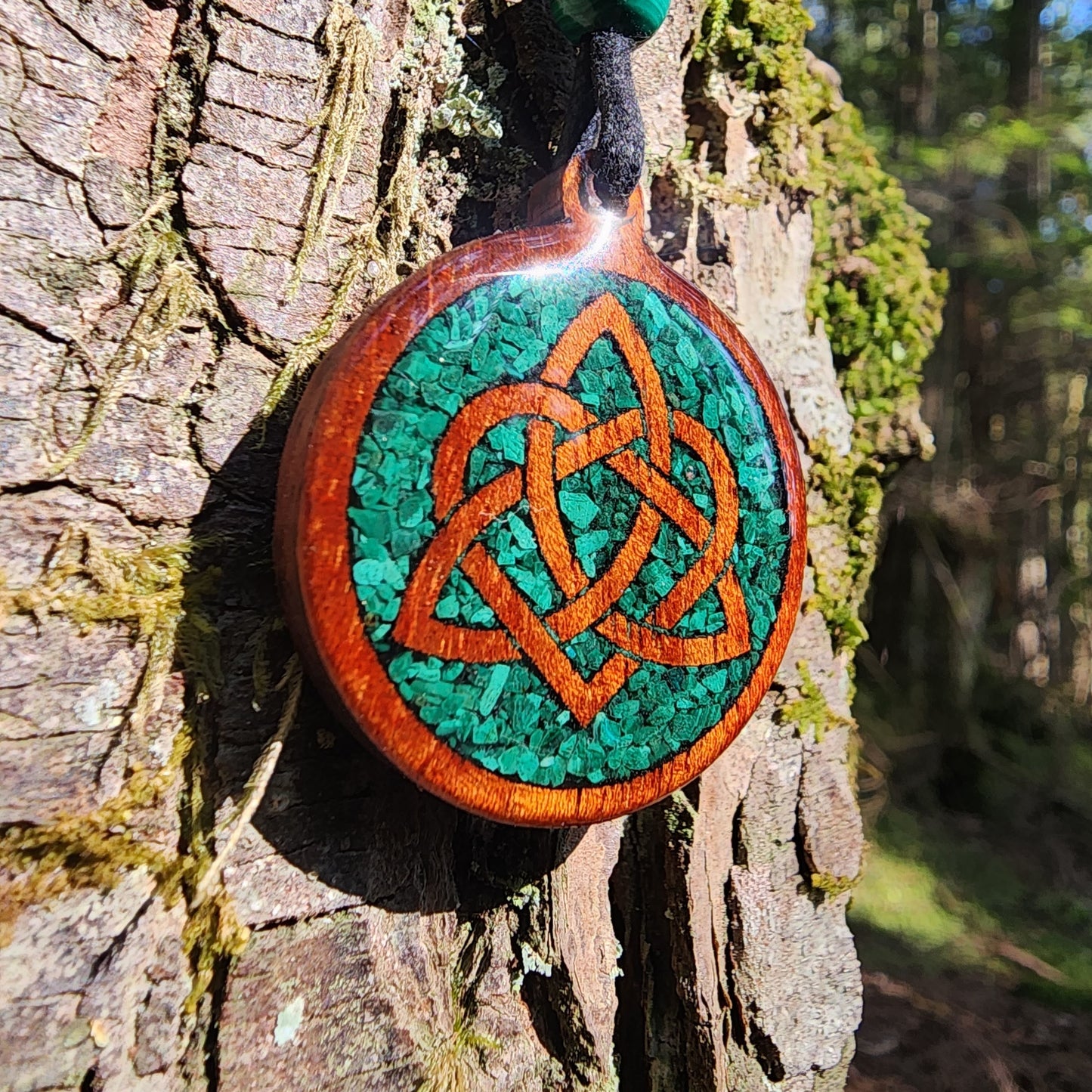 Anam Cara Knot - Malachite - Wood Pendant - Necklace