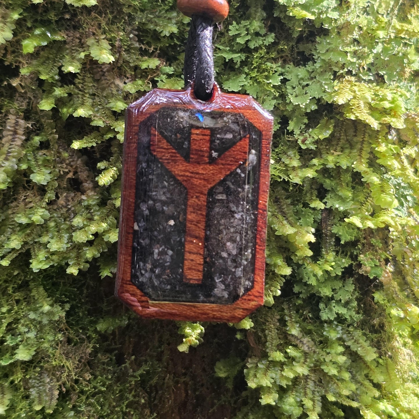 Algiz Rune Pendant - Necklace with Black tourmaline - Labradorite
